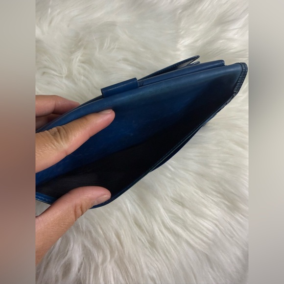 Louis Vuitton Blue Epi Sarah Wallet